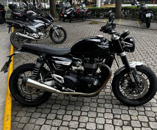 TRIUMPH SPEED TWIN 